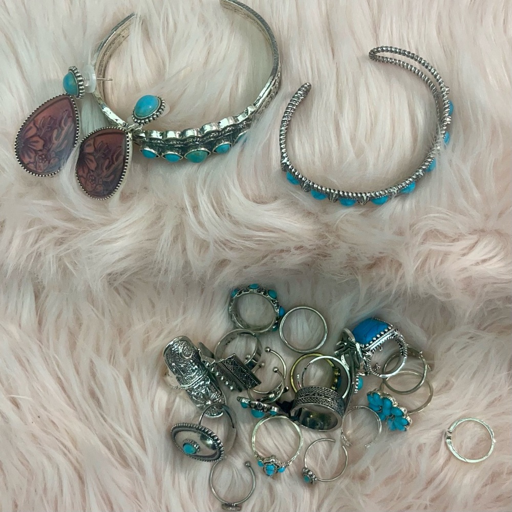 Costume Turquoise and Silver Jewelry Set